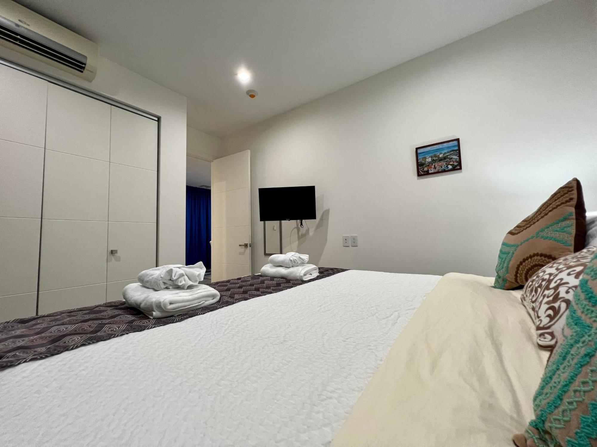 The Cove - Condo Hotel - Palm Beach Strip Quarto foto